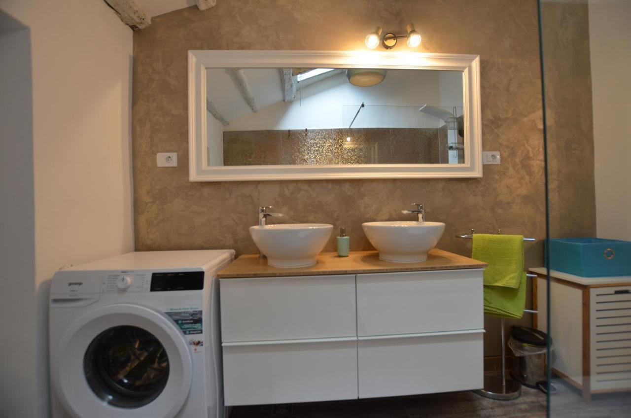 Noanna Apartment โรวีน ภายนอก รูปภาพ