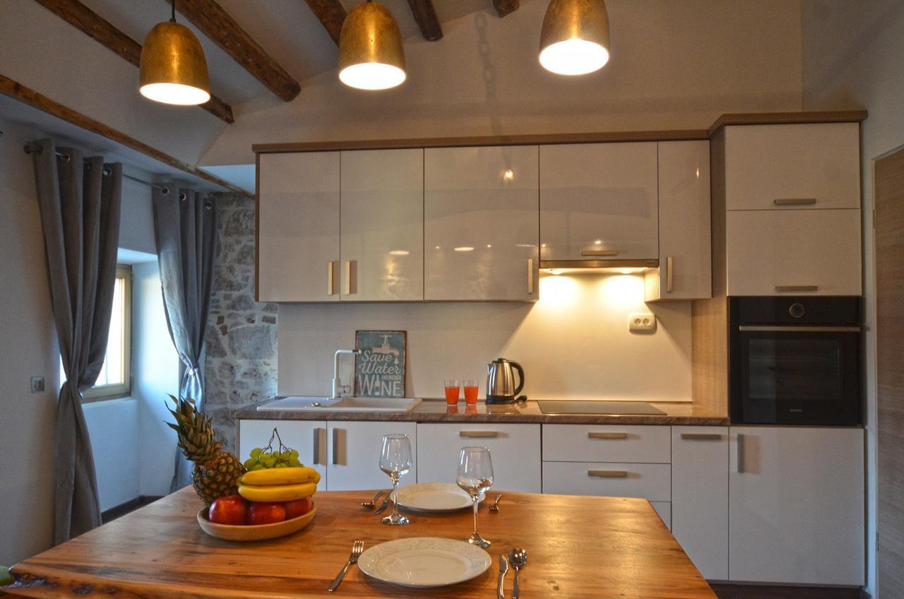 Noanna Apartment โรวีน ภายนอก รูปภาพ