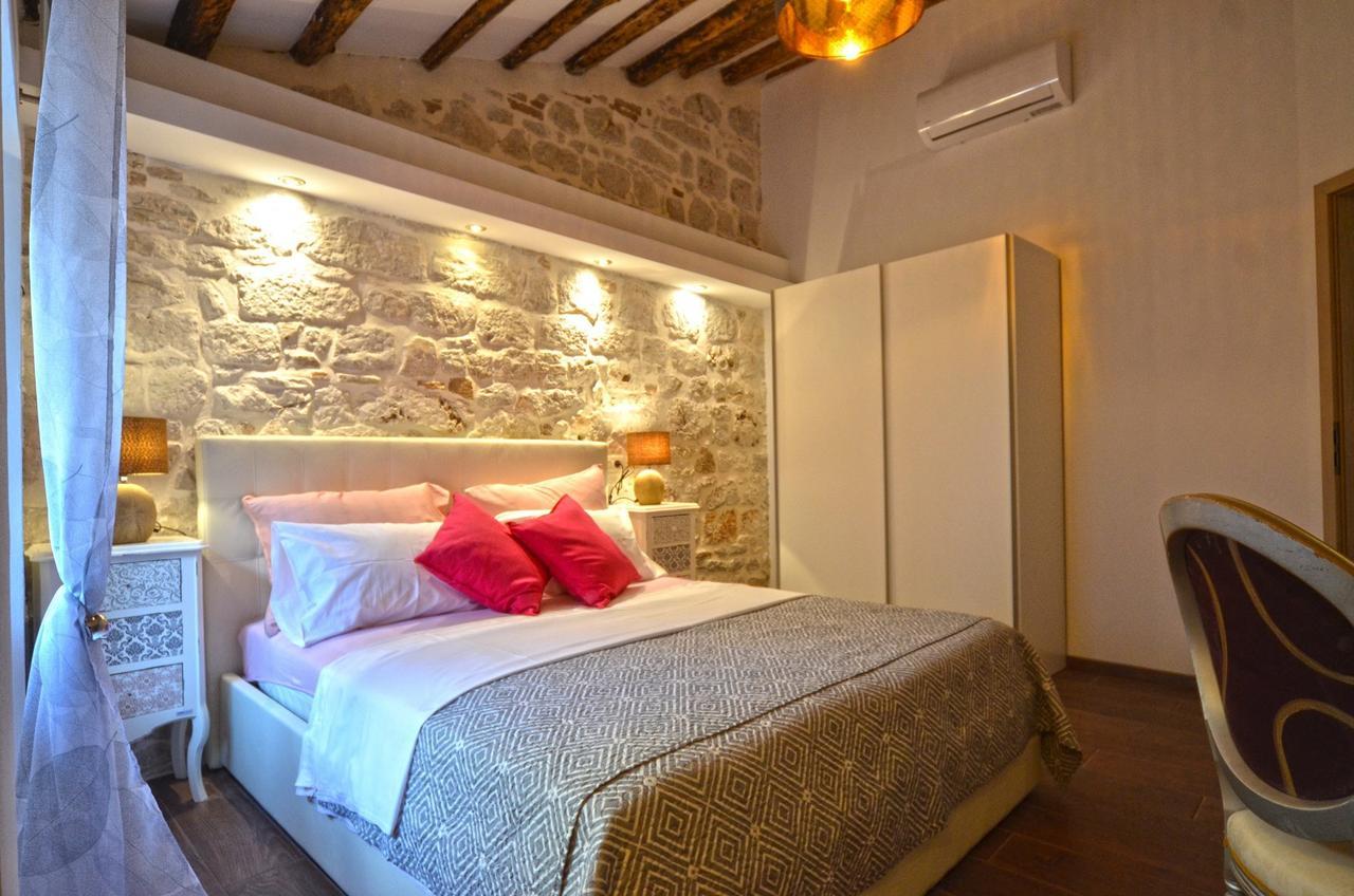 Noanna Apartment โรวีน ภายนอก รูปภาพ